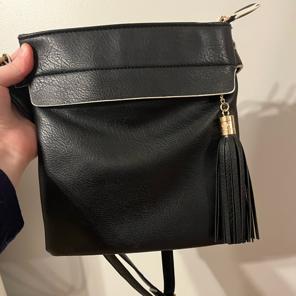 Black shoulder purse